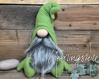 Gnome knit green spring gnome