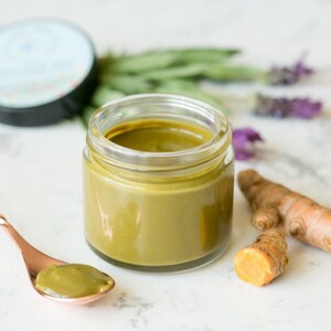 Máscara facial de argila | Máscara de cúrcuma com chá Matcha, mel de Manuka e argila bentonita para equilíbrio da pele (2 onças), presente para ela