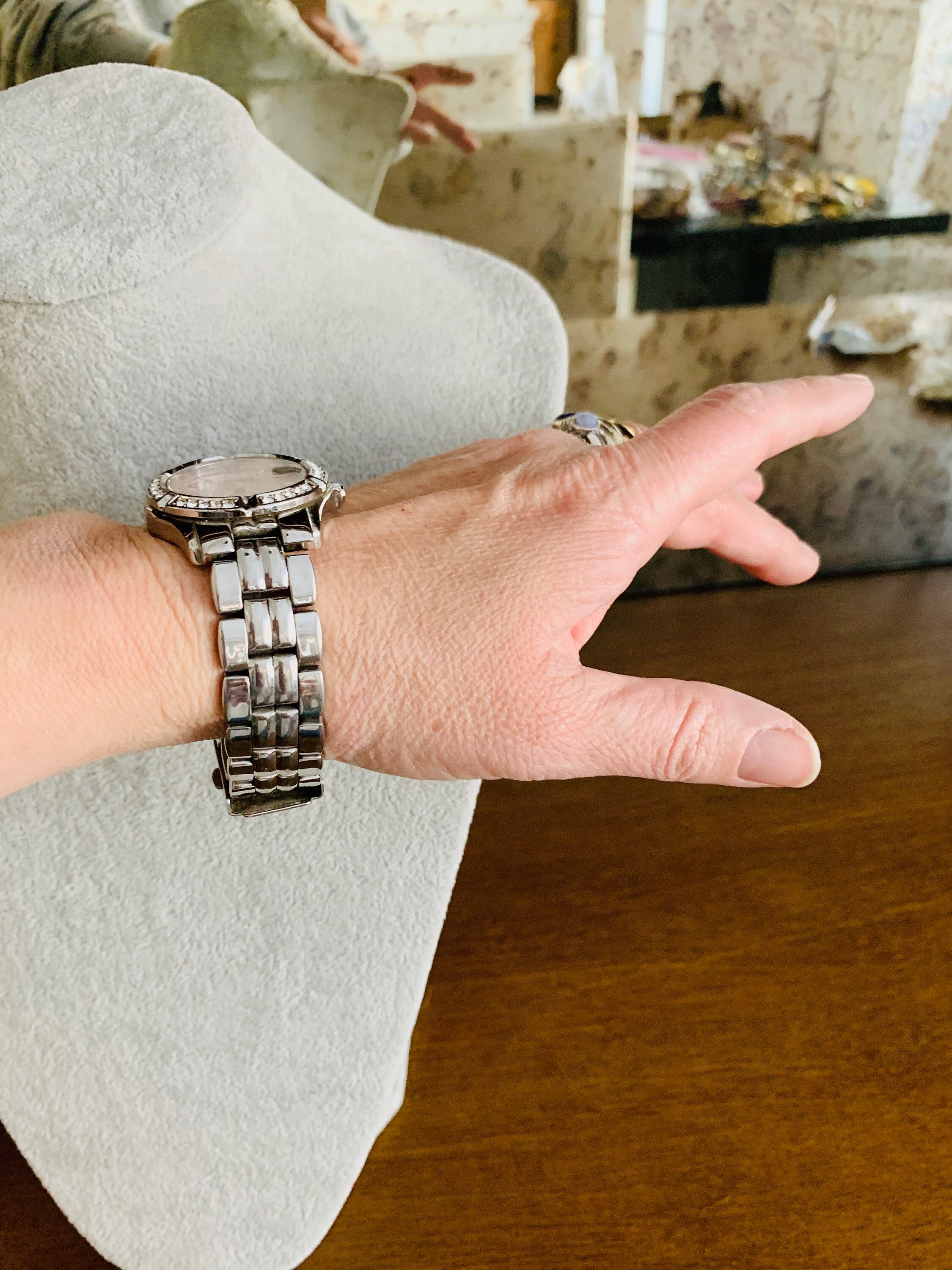 Y2K Guess Rhinestone Love Bling Watch Silver Tone Chain Link Wide Bracelet Band Vintage Guess Chunky Silver Tone Watch With Rhinestone Bezel  main image 2