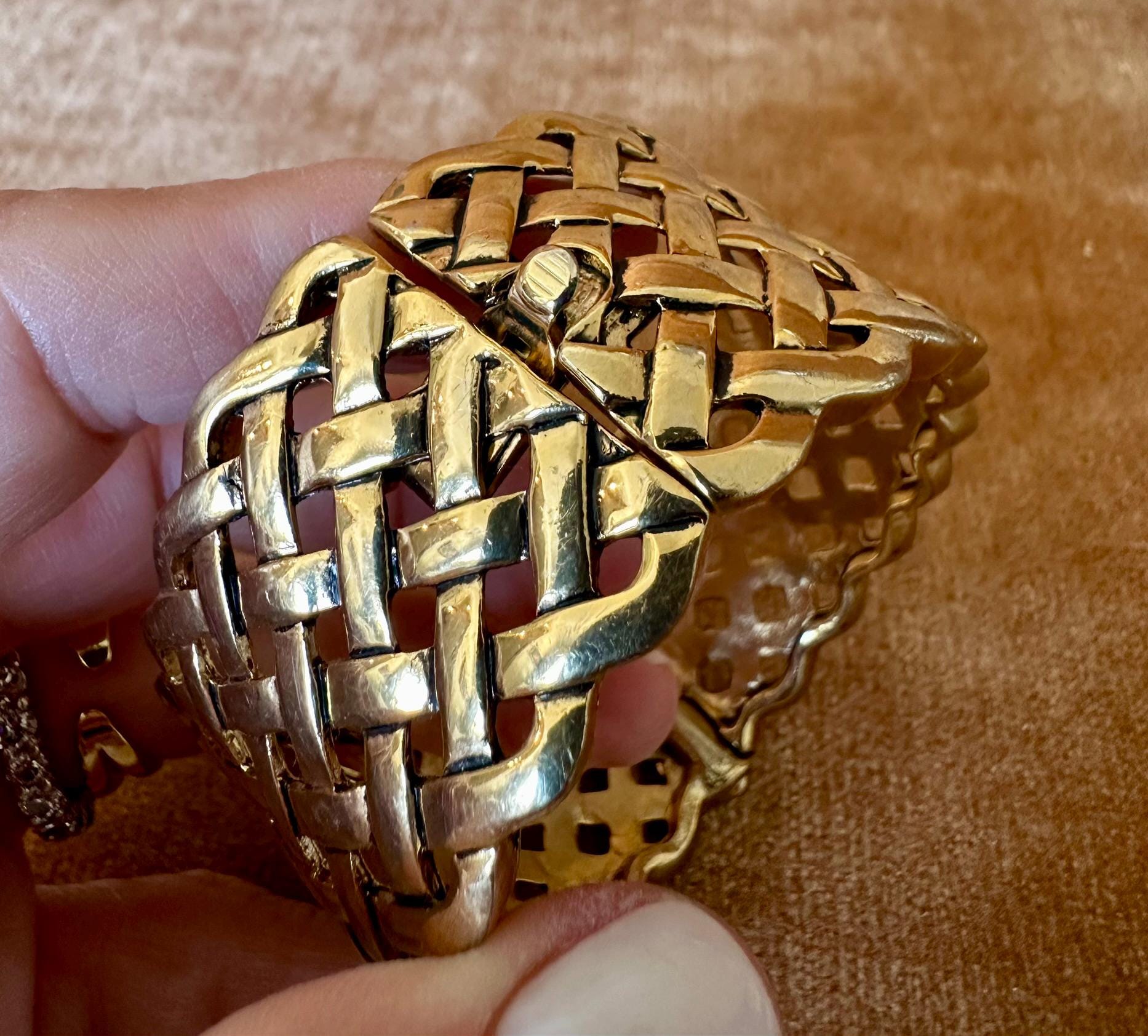 Vintage y2k Monet Gold Tone Braided Cuff Bracelet Vintage Monet Gold Chunky Curb Link Bracelet – Georgie main image 4