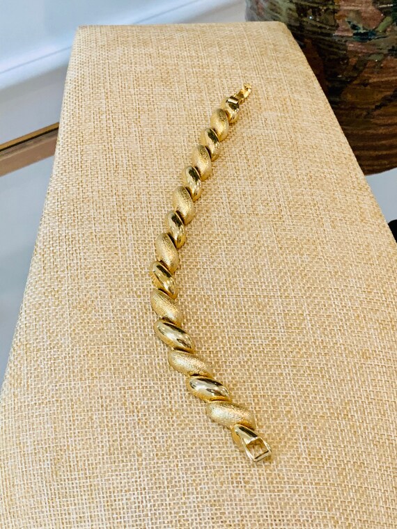 Vintage Gold Tone Chain Link Bracelet - image 3