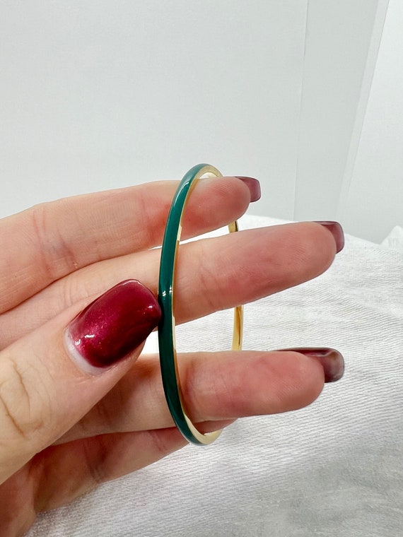 Vintage J. Crew Gold Tone Green Enamel Bangle Brac