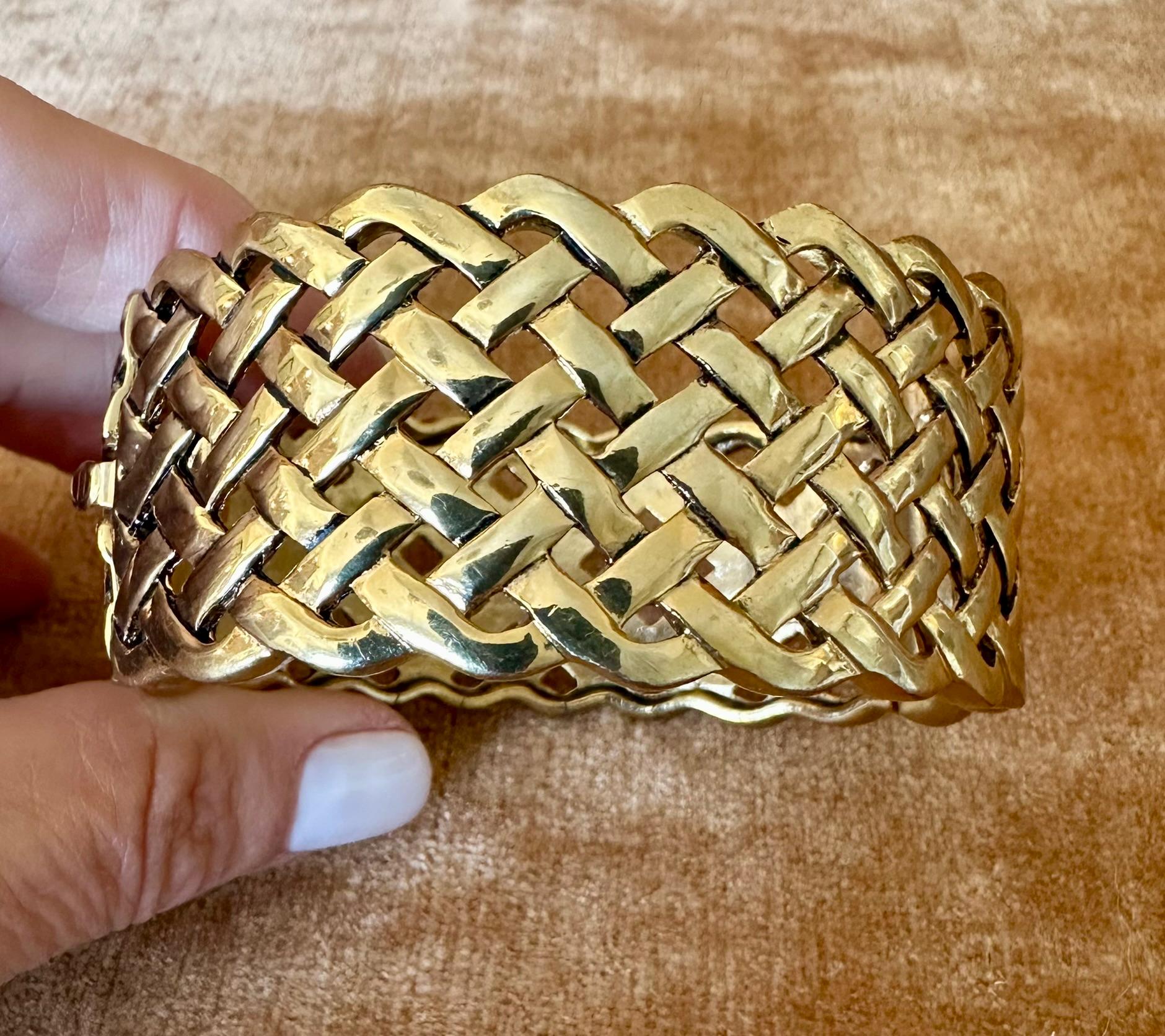 Vintage Monet Bangle Bracelet Braided, Gold Tone, Hinged  display picture 2