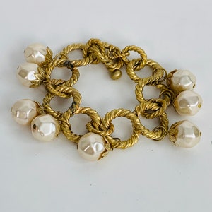 Vintage Italian Gold Tone Faux Fresh Water Pearl Link Charm Bracelet