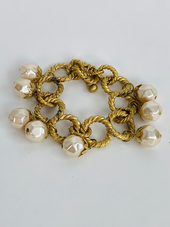 Vintage Italian Gold Tone Faux Fresh Water Pearl Link Charm  Gold tone faux pearl chain bracelet vintage main image 0