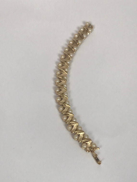 Vintage Napier Faux Pearl and Gold Tone Bracelet - image 2