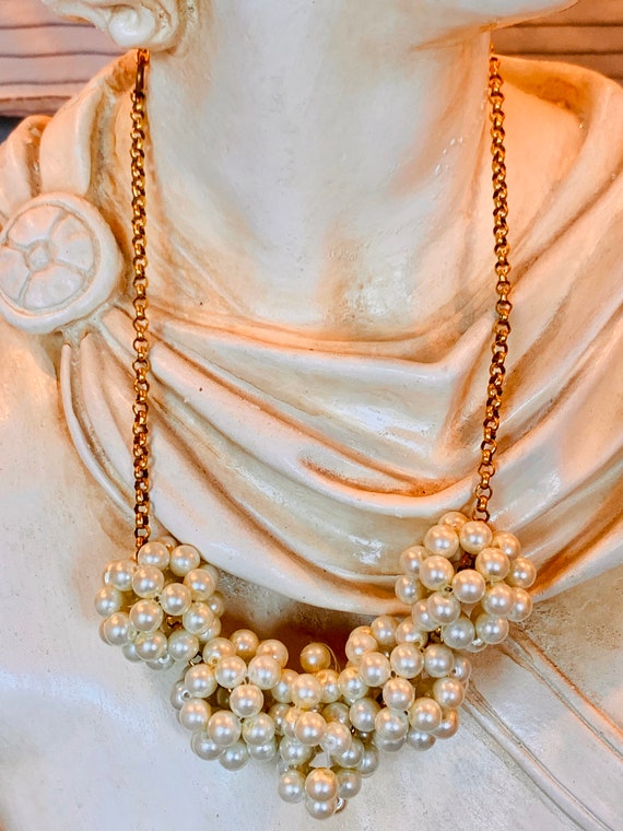 Vintage Lenora Dame Faux Pearl Cluster Gold Tone … - image 3