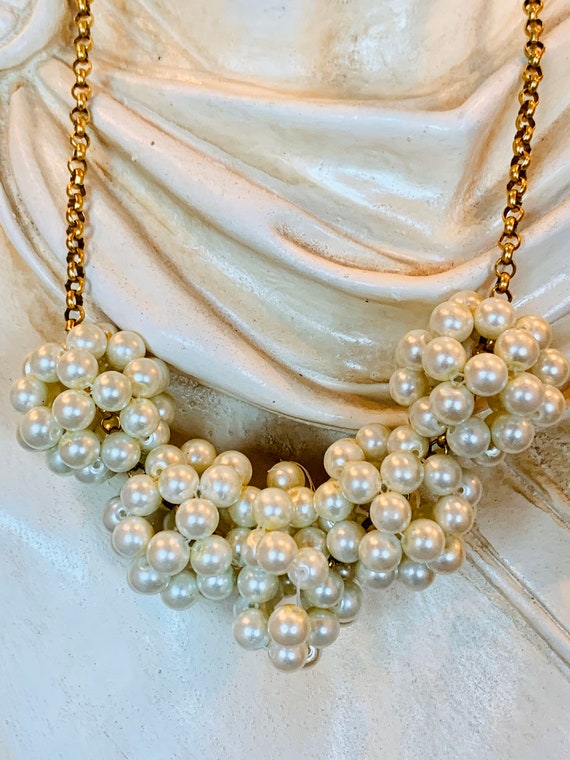 Vintage Lenora Dame Faux Pearl Cluster Gold Tone … - image 4