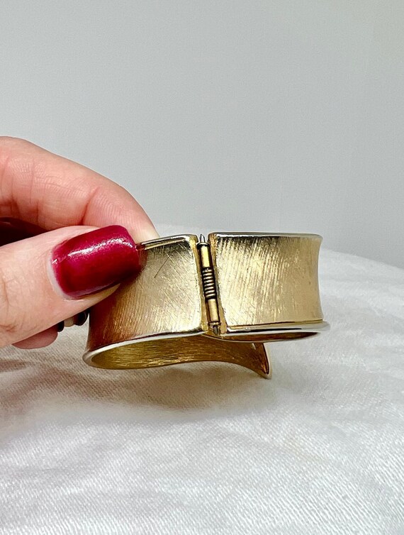 Vintage Trifari Gold Tone Hinged Cuff Bracelet - image 4