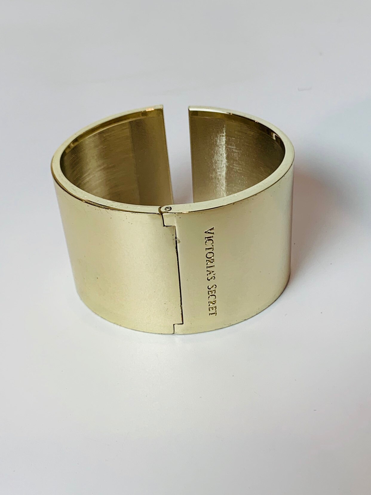 Vintage Gold Tone Victoria Secret Bangle Cuff Hinge Bracelets With 