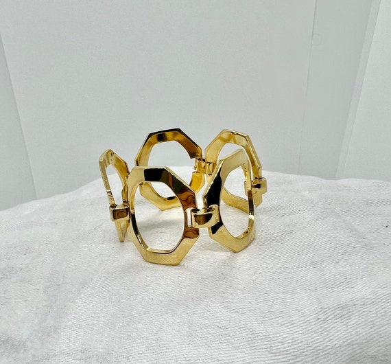 Vintage Trifari Gold Tone Large Round link Bracel… - image 1