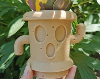 Lloid flower pot