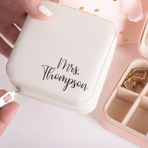 Mrs Jewelry Box | Jewelry Box for Bride | Mrs Gift Box | Wedding Gift Boxes for Brides | Travel Bridesmaid Gifts | Travel Bride Jewelry Box