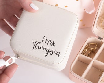 Personalized Mrs. Leatherette Travel Jewelry Box | Wedding Gift