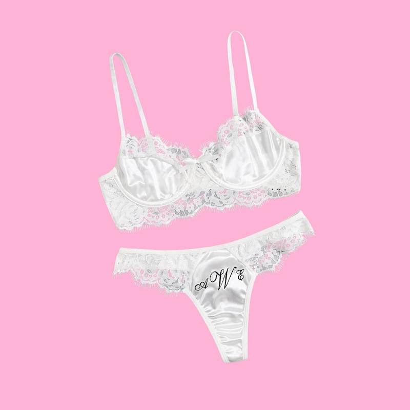 Cupless Embroidered Bra Set