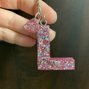Personalized Resin letter keychain with Mini Heart Charm| Custom Letter keychain| Alphabet keychain| Monogram Keychain| Initial Keychain
