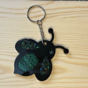 Bee Keychain| Bumble bee glitter keychain |Honeybee Keychain| Sparkly Bumble bee Keychain |Gift for Friend| Cute Keychain