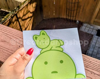 Green guy kitty peeker