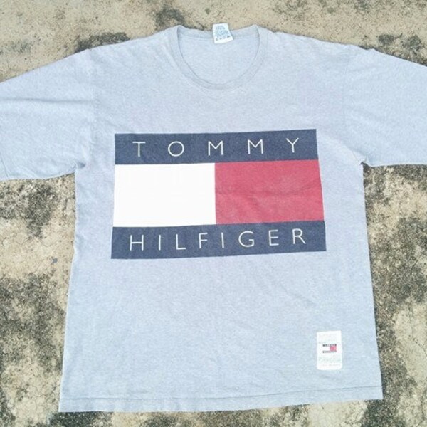 Vintage 90s Tommy Hilfiger Big Flag T-Shirt size L USA made Good Condition