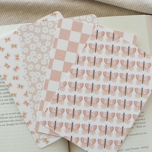 Kindle Inserts | Butterfly & Daisy | spring pattern, pink check pattern, daisy flowers, Oasis, Kobo