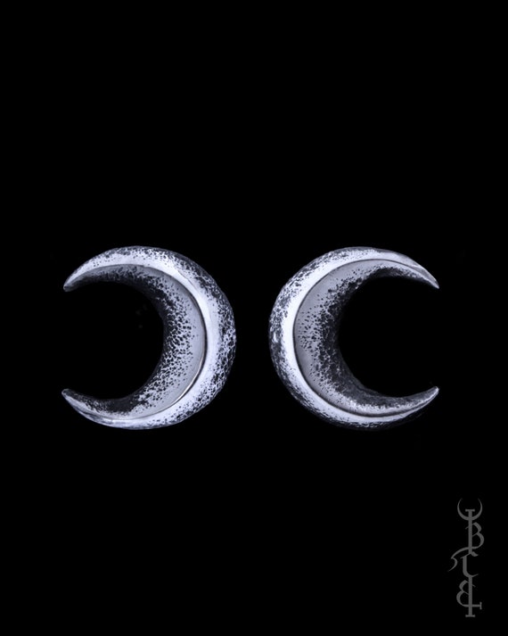 Piccoli orecchini a forma di luna crescente in argento sterling