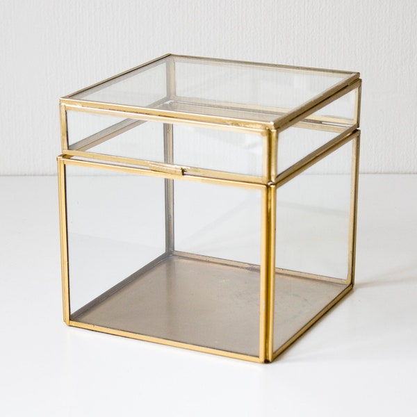 vintage 1980s mini vitrine presentation cube, miniature display cabinet box, glass home decoration, eighties showcase, table presentation