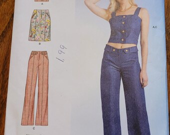 Patrón adorable sin cortar para top, falda, pantalones y shorts de Simplicity Misses, tallas 6-14 (S9755)