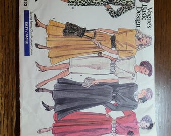 UNCUT Vogue Basic Design Misses Dresses Pattern sizes 14-18, 1923