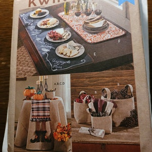 UNCUT Kwik Sew Table Accessories, stuffed Pumpkins and Fabric Baskets Pattern K4348