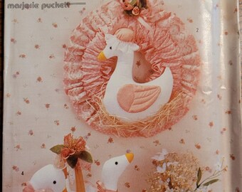Simplicity Crafts UNCUT Marjorie Puckett Decorative Geese, Pull Toys and Wreath Pattern 346