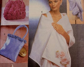 Vogue Accessories UNCUT bags/purses and self fabric flowers patterns 7189