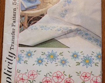 Patrón de transferencia de bordado Simplicity de los años 60 con tres diseños florales diferentes, 4736