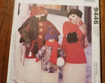 Vintage 90's McCalls Crafts Snowmen and clothing patterns 9446