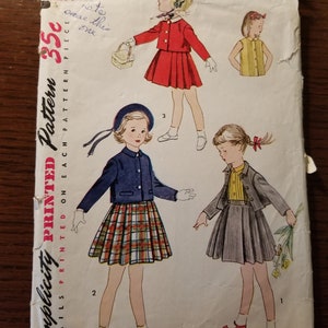 RARE VIntage 40&#39;s Simplicity Printed little girls sz 5 Two piece suit and pleated front blouse pattern 4236
