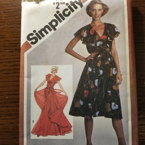 Vintage 80&#39;s UNCUT Simplicity flowing Dress Pattern in Misses sz 14, 9870