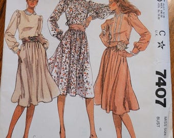 Patrón de vestido vintage McCalls sin cortar, talla 16 para mujer, número 7407