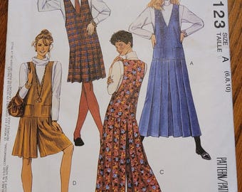 Patrón de jersey y falda dividida McCalls vintage de los años 90, sin cortar, tallas 6, 8 y 10 para mujer. Número de patrón: 6123.