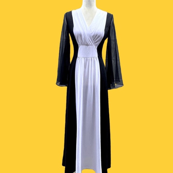 70s Bell Sleeves Black Maxi Dress