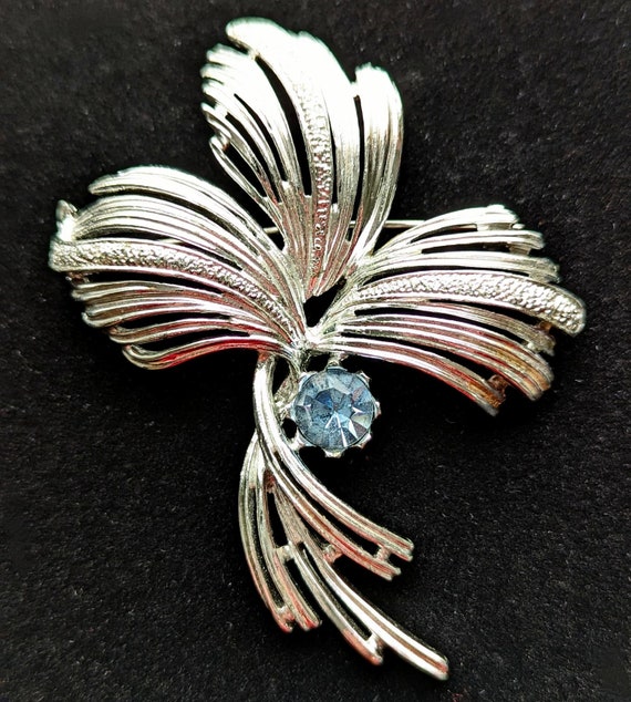 Vintage Emmons Clover Brooch Pin Signed Glam Jewel