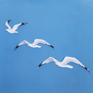 Flock of Three Painted Wooden Seagulls\ Coastal Nautical Wall Decor\ Seabird Sculpture\ Summer Bird Wall Art\ Beach House Wall Installation