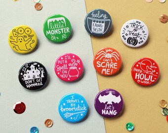 Halloween Themed Badges, Treat Bag Item, Funny Badges, Spooky Gift, Halloween Jacket Pin, Party Favours, Class Gifts, Cute Ghosts