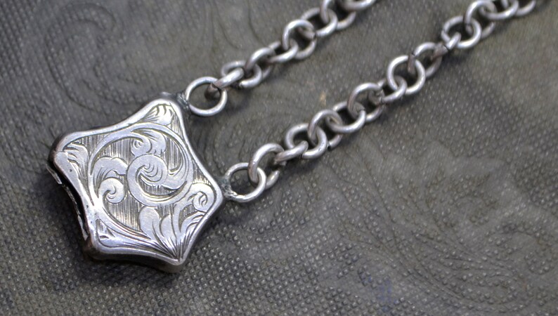 Victorian SILVER /& GREEN MALACHITE Collar Necklace with Engraved Shield Clasp