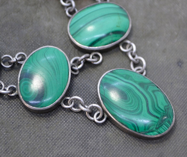 Victorian SILVER /& GREEN MALACHITE Collar Necklace with Engraved Shield Clasp
