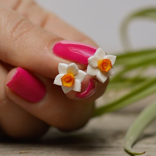Daffodil Stud Earrings & Protea Floral Necklace Set