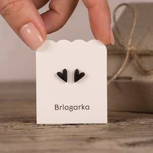 Minimalist Herz Ohrstecker, Titanium Ohrringe, Valentinstag Geschenk, kleine Ohrringe, Polymer Ohrringe, Einzigartige Ohrringe