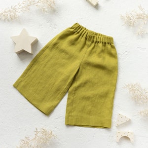 Girls linen culotte pants in Pear green color.  Linen wide leg pants for girls and boys. Linen culottes toddler trousers.