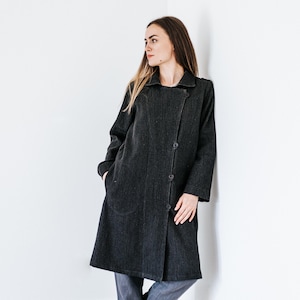 Linen coat in heavy weight linen fabric / Loose knee length linen jacket with long sleeves and deep side pockets / Fall linen cardigan