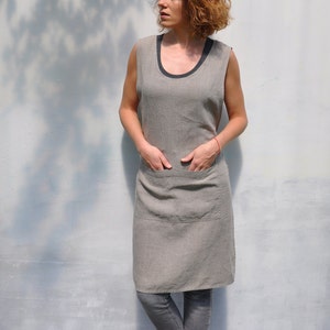 Linen apron dress. Big pocket apron. Smock apron. Linen apron. Full apron. Apron with pockets. Midi apron. Stylish apron. Soft linen apron. image 3