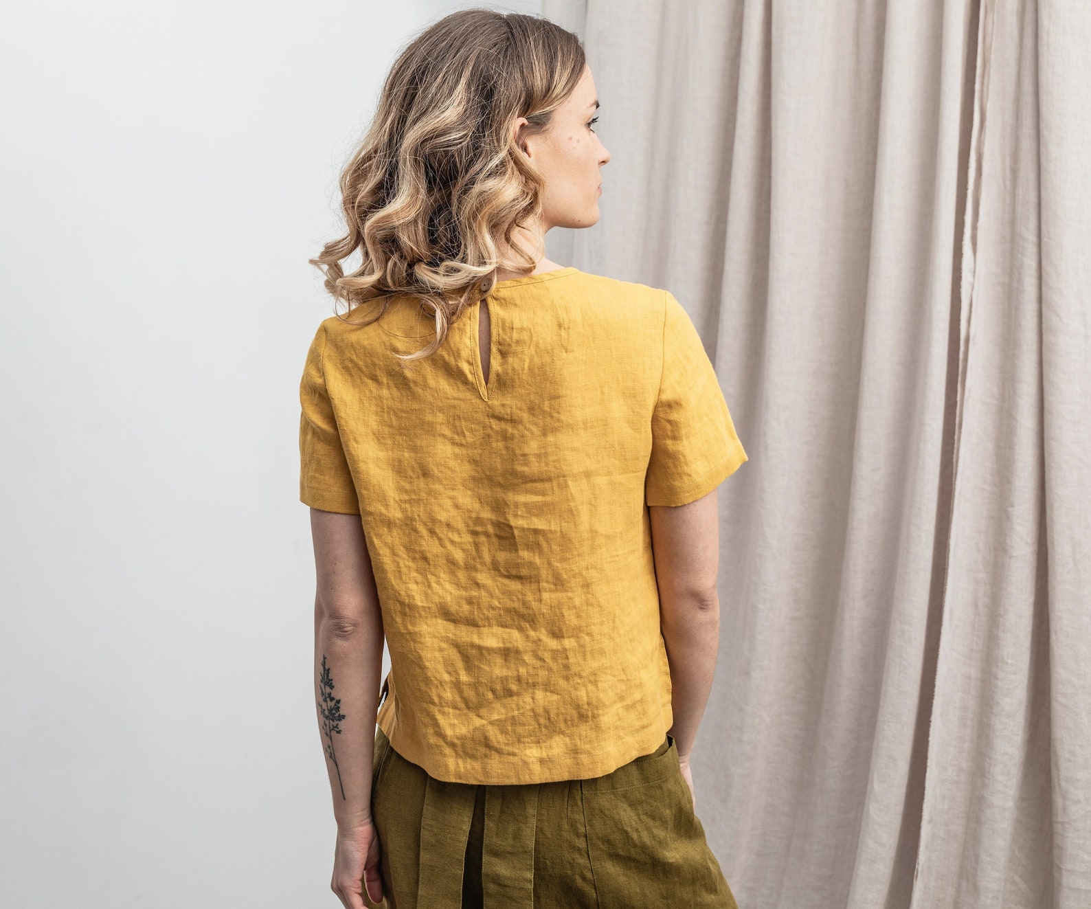 Abigail® | Elegant Long-Sleeved Swiss Dot Blouse