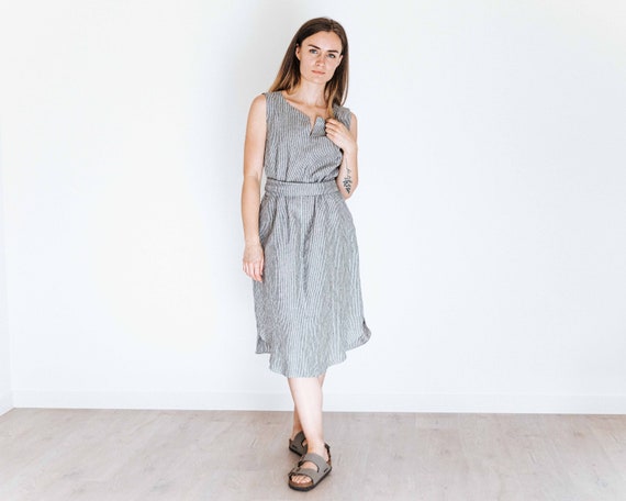 Linen dress ELLA. Plus size sleeveless midi dress. Maternity friendly dress. Available in 47 colors.